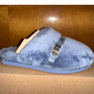 W DALLA UGG METAL GRAPHIC SLIPPER